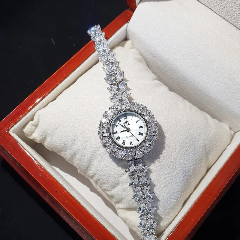 ساعت مچی عقربه ای نقره زنانه جی تی ای مدل نگین اشک